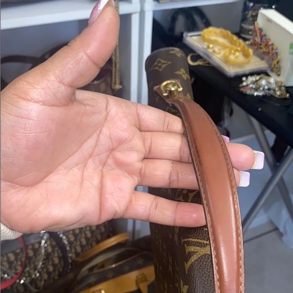 Louis Vuitton Monogram Canvas Briefcase inside has some pealing - Picture 3 of 3